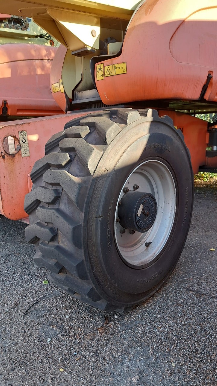 Sold - Articulated Boom Lift - View 5